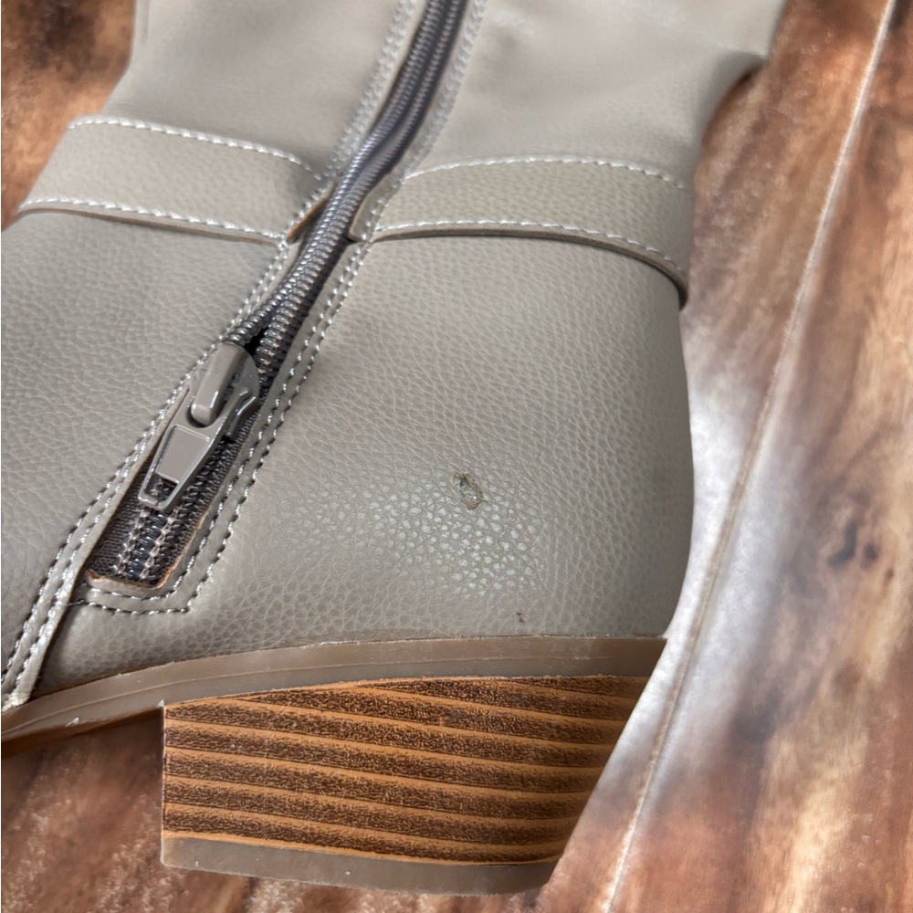 NWOT Grey Riding Boots - Picture 6 of 6